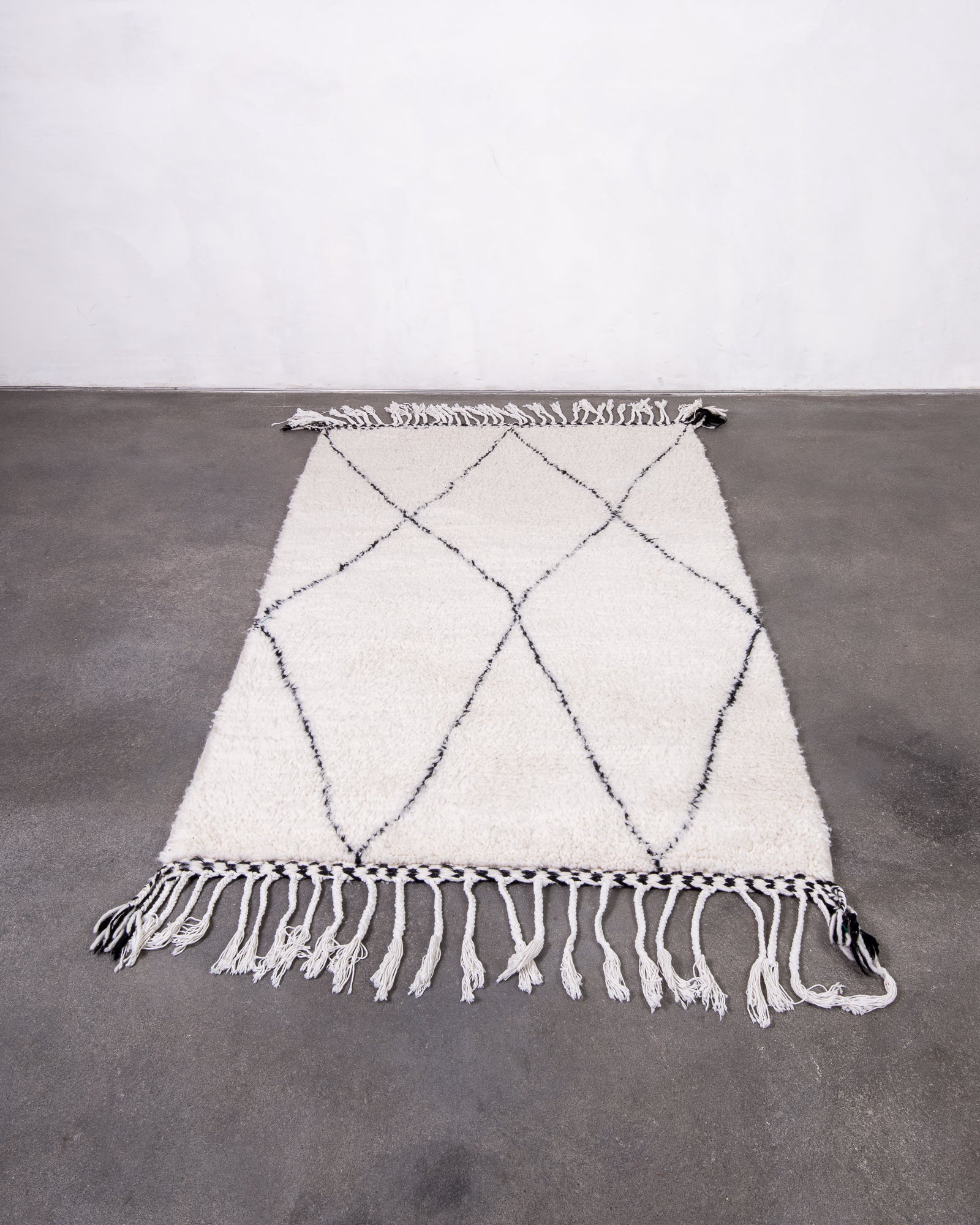 Modern designer handcrafted Berber rug from morocco Beniourain with beautiful colors and patterns